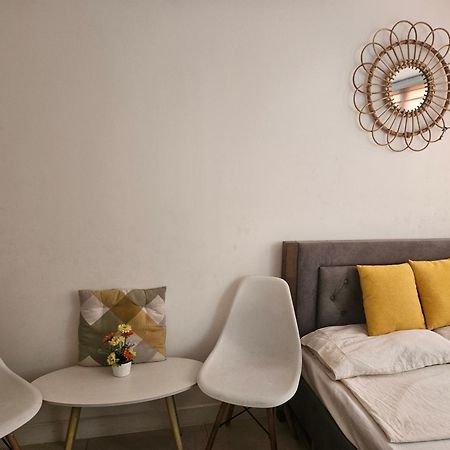 The Residences At Commonwealth By Century Properties Quezon City Exteriér fotografie